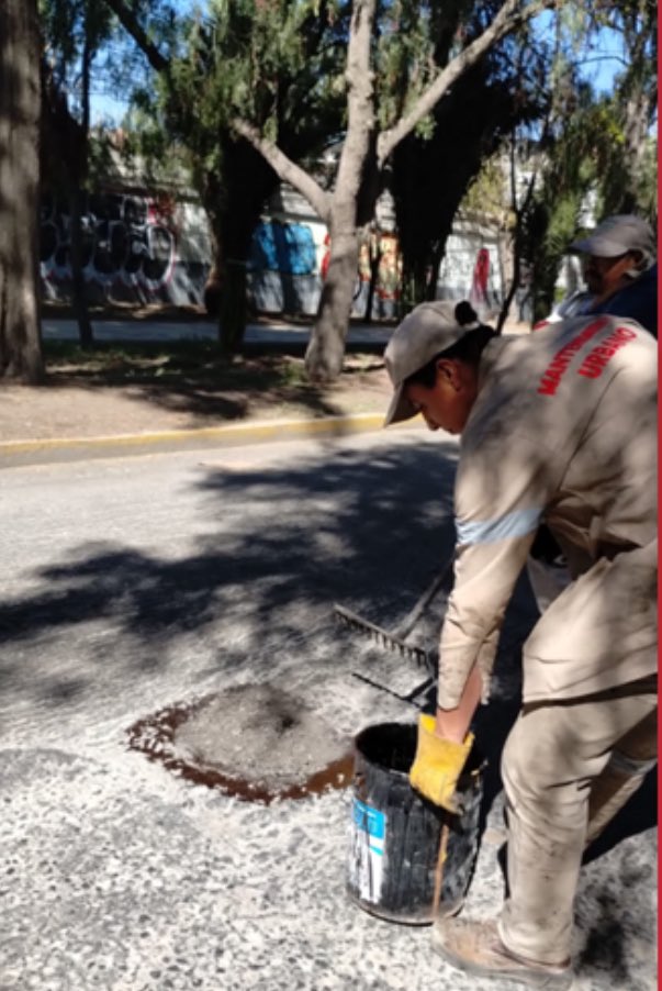 PachucaGob's tweet image. ✅ Con el #ProgramaDeBacheo atendimos las calles Julián Villagrán y Arista en la colonia Centro; así como en el bulevar Colosio, viaducto Rojo Gómez, bulevar Río de las Avenidas tramo San Javier y Calzada Cuesco.