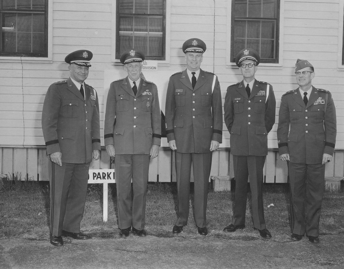 ssgcav's tweet photo. LTG Robert M. Cannon (CG, 6th US Army), MG Charles A. Ott Jr. (CG, 40th Armored Division) and three unknown Major Generals at a Breakout of General Officers meeting, circa 1961
#6thUSArmy #40thArmDiv #MilitaryHistory #CalGuard
#California https://t.co/LBXe4YZMZI