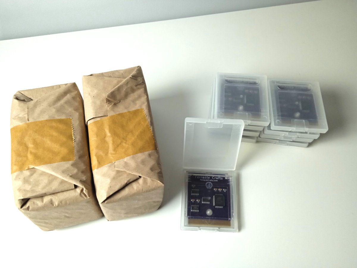 CAJAS RETRO 🎮 tweet media