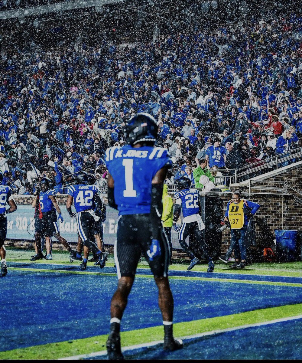 T_mallory10's tweet image. BLESSED to receive my 6th Division 1 ⭕️ffer from Duke !!! #AGTG † Thank you @coachRickLyster @CoachZohn !! #BleedBlue 

@Coach_Mella @Markecke  @RivalsFriedman @MohrRecruiting @ChadSimmons_ @TheUCReport @BrianDohn247 @Andrew_Ivins @SWiltfong247 @adamgorney