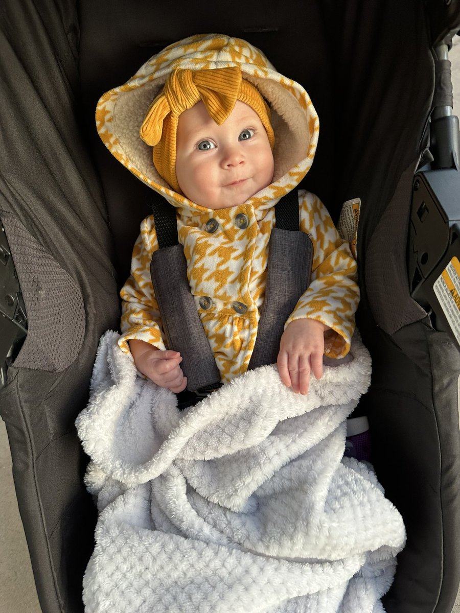 samaanthajordan's tweet photo. Her onesie tells no lies 💖 https://t.co/iNhjVulvVn