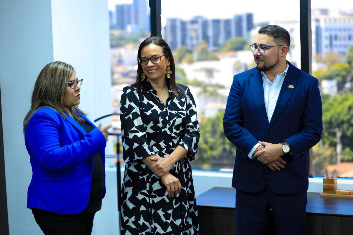 AutoridadAguaSV's tweet image. ¡Un gran paso hacia el futuro al incorporar SAP a nuestra operación! 

🚀 Nos estamos transformando totalmente en la gestión y eficiencia de nuestros proyectos gracias a la incorporación de tecnologías de nivel mundial.  

#ASA #TransformaciónSAP