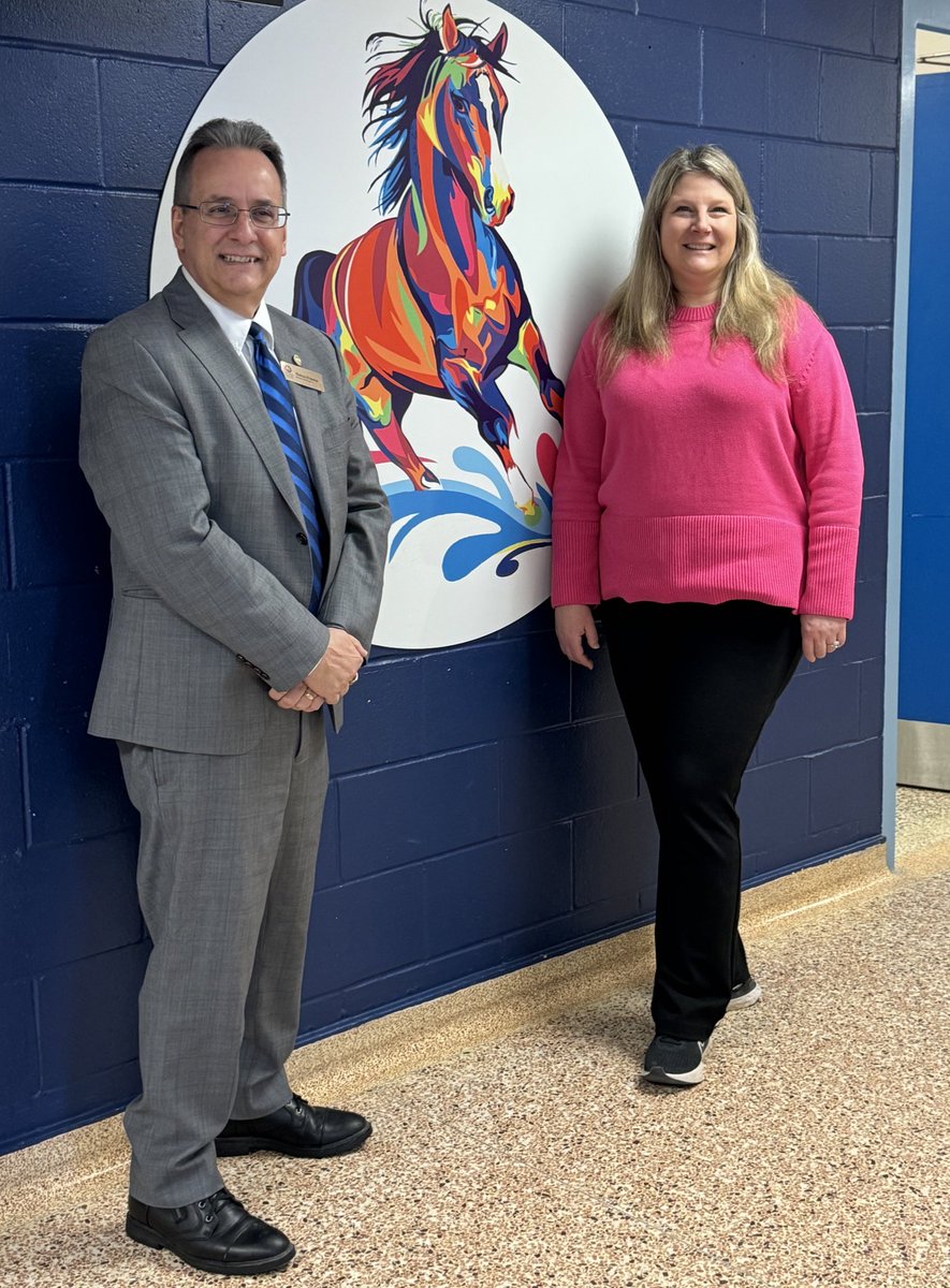 TDOttawa's tweet photo. Wonderful visit @MichaelFitzOCSB - great to hear the focus on mental health and wellbeing and the role of #ocsb students as part of Mindful Mustangs - thanks for the tour and friendship bracelet #ocsbBeCommunity https://t.co/uBqL8obNhC