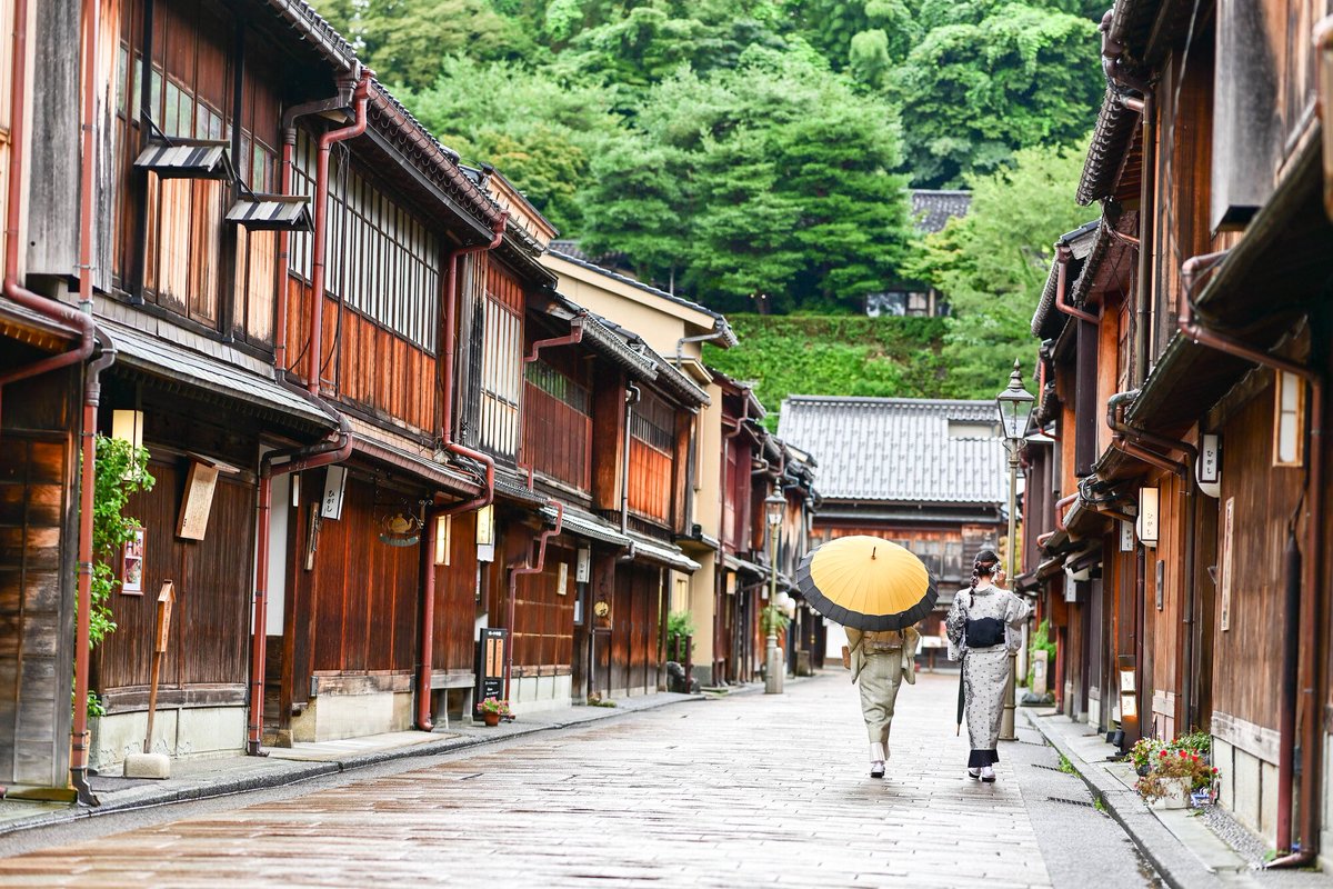 trawi_site's tweet photo. 北陸応援割SALE。能登半島地震を受けて、政府が『ホテル50%OFF、1泊最大2万円の補助を検討している』。3月ごろからスタートする。石川県のホテルは、2万6,648人分のキャンセルで、5億2,900万円の被害が出た。「倒産の手続きをする」と言う人もいる。旅行して、被災地を支援できる。おすしや、海鮮丼を 食べれる

セール、お金、旅行の情報を発信中
→ @trawi_site をチェック

北陸応援割ニュースのURLは↓