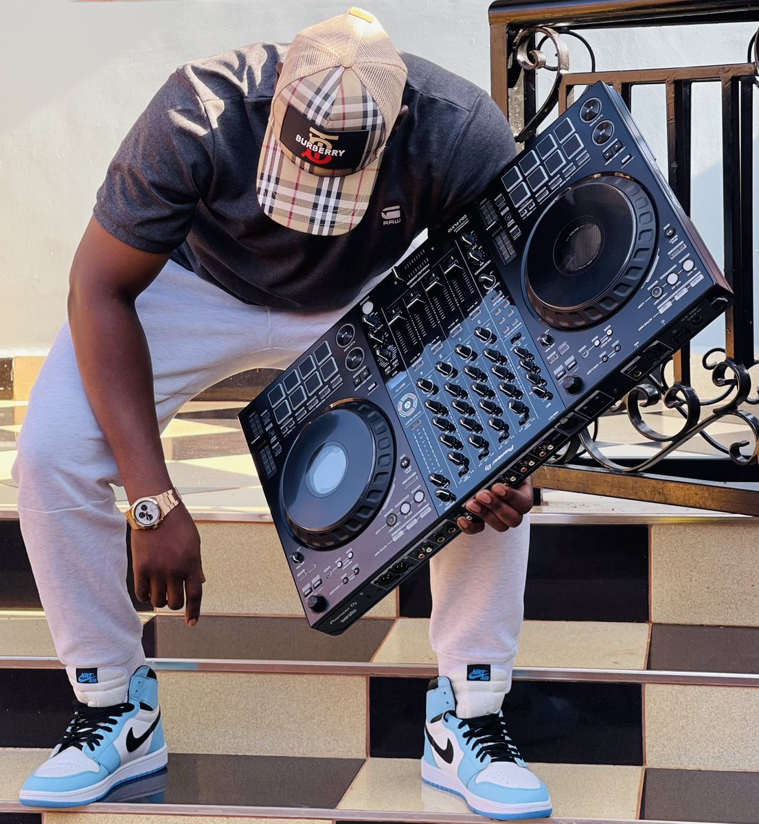 DJASHBWOY tweet picture