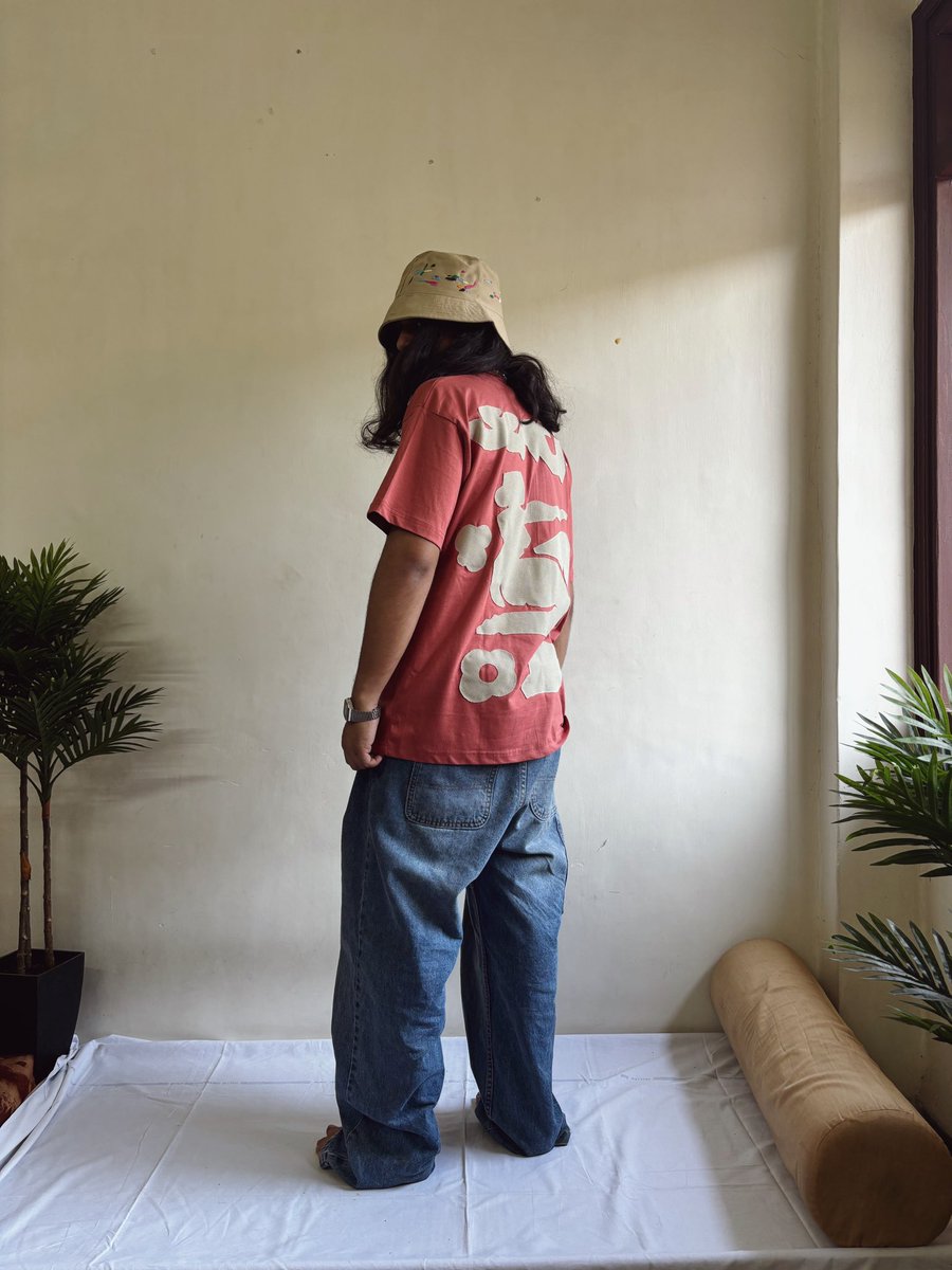 pranay_shady's tweet photo. @nigoldeneye NIGO you are like a guru (teacher) to me. I’m a designer from India rn I’m a small fry but with hardwork I shall someday get a chance to meet you😌

These are few pieces I created myself handcrafted n shizzz…..sentir.in on instagram If y’all looking at it. https://t.co/HvQxRGUP7j