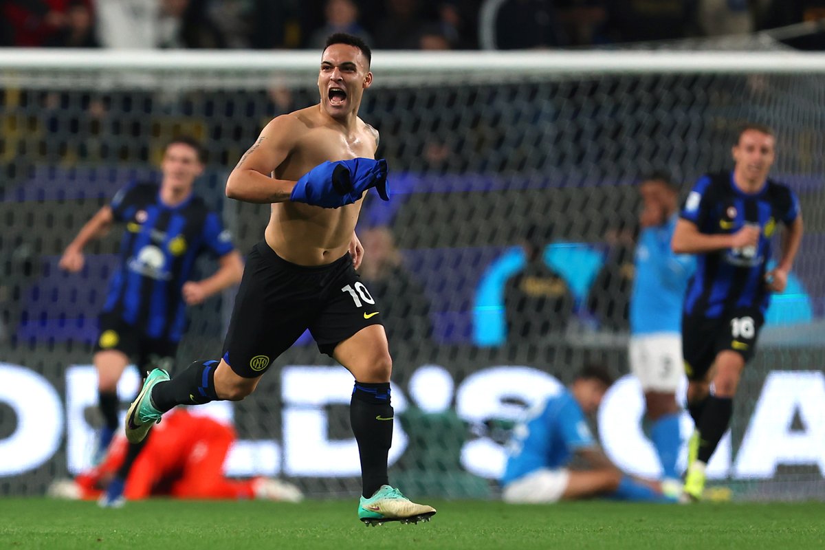 SoyCalcio_'s tweet photo. 🕐 FINAL #SupercoppaItalia | Napoli 0-1 Inter.

⚽️ Lautaro Martínez (0-1)

¡EL INTER, CAMPEÓN DE LA SUPERCOPPA ITALIA! Un gol de Lautaro Martínez en el descuento le da el primer título de la temporada a los 'nerazzurri'. https://t.co/ppqtGQRFeh