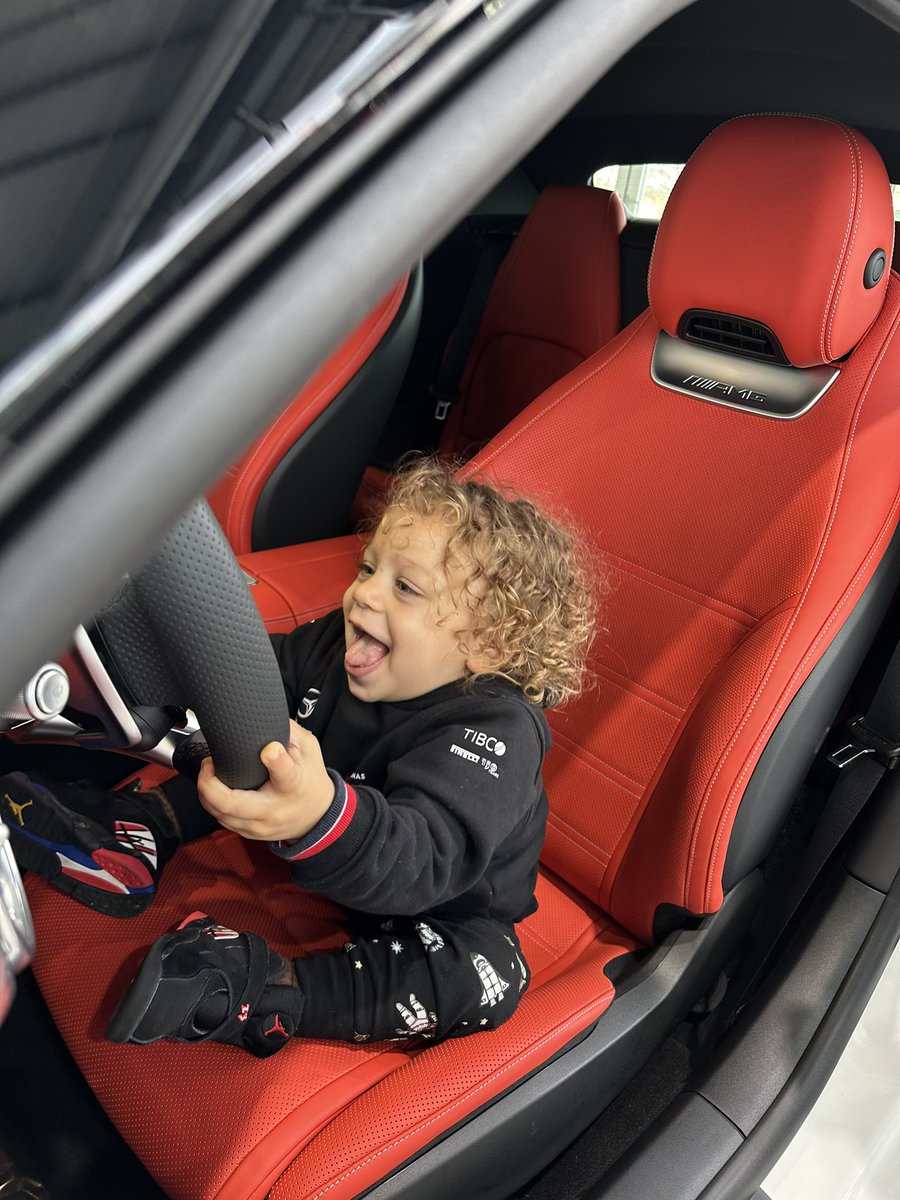AKsInDaHouse88's tweet photo. Mercedes Benz SL63 - it’s so new it’ll make you look young again😆 

@MercedesBenz @MercedesBenzUSA @MercedesAMGF1 @MercedesAMG https://t.co/5FCHQJDdmg