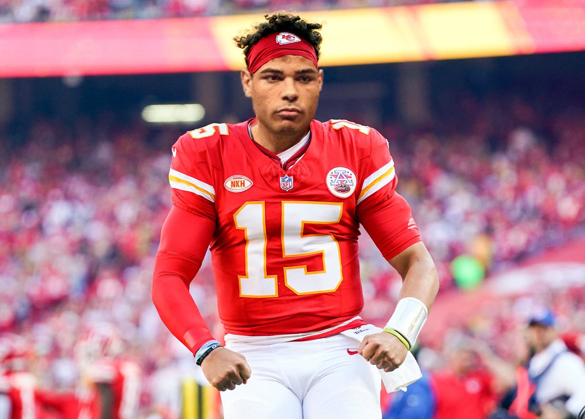 Is Patrick Mahomes emerging as the greatest QB of all time? 🏈🐐 #NFL #NFLPlayoffs #GOAT