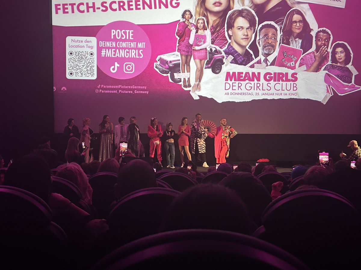 salkestis's tweet photo. wenn man einfach mean girls locker nach 20 jahren immer noch 3-4x im jahr schaut und dann heute abend dabei sein durfte.. hab so viel gelacht und hätt am liebsten die ganze zeit mitgesungen& getanzt 🥺
war wieder ein fest!! @dieserDopo #communitypreview #meangirls
so fetch 💗 https://t.co/2NlX3wYmDp