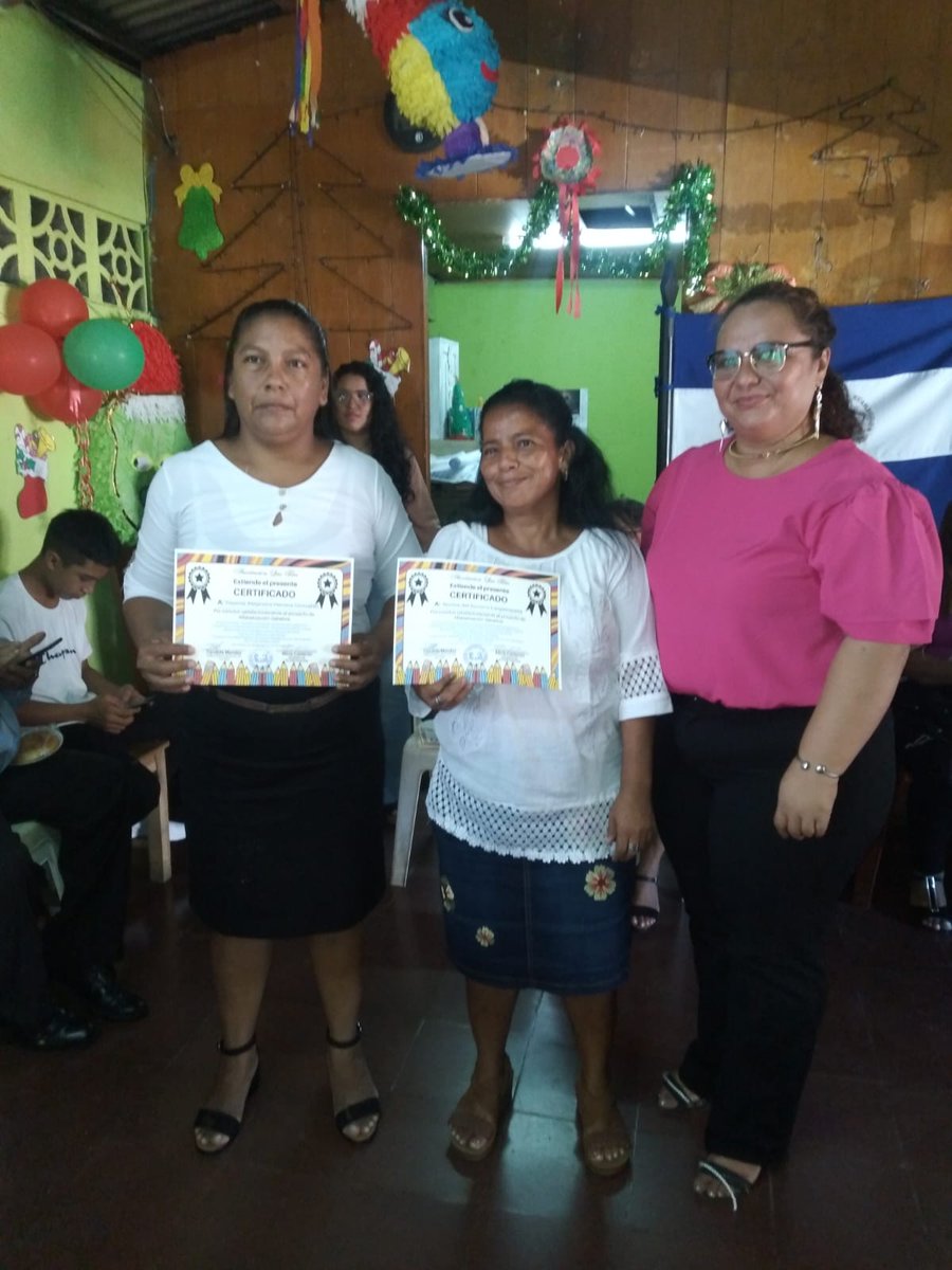 SparkVentures's tweet photo. 3 women recently graduated from the Madre's Program at Las Tias - a program designed for moms of Las Tias beneficiaries! Yesenia, Norma (pictured below) &amp; Silvia, received literacy, math &amp; vocational skills training needed to start/expand their businesse. https://t.co/42HN5Cz2Az