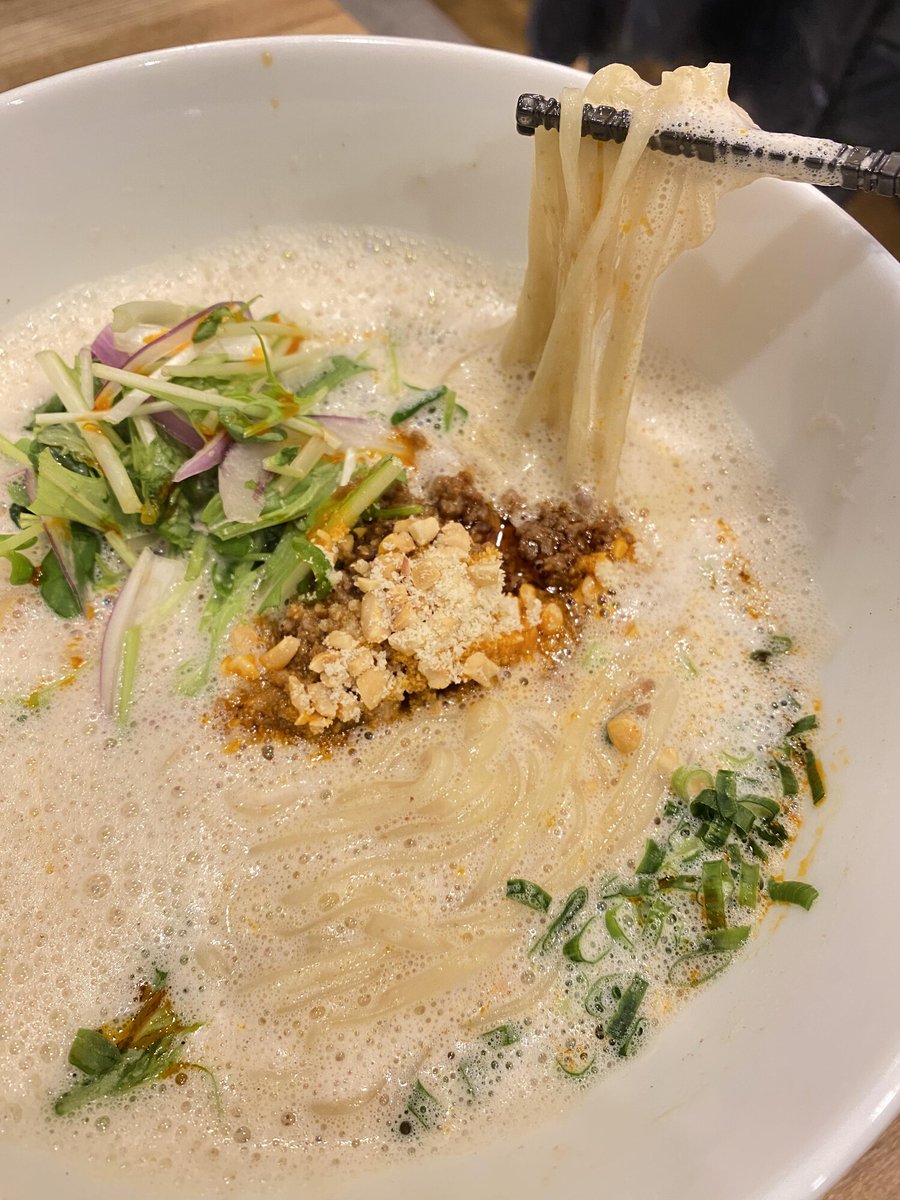 Centrairairport's tweet photo. こんにちは。セントレアです。
今日のランチは第1ターミナル4階 半蔵製麺から濃厚担々麺🍜スープがクリーミーでピリ辛の肉ミンチと相性抜群😋体も温まりました✨ #セントレアランチ
https://t.co/ZY62snLAV6 https://t.co/XA9Tl8JiKR