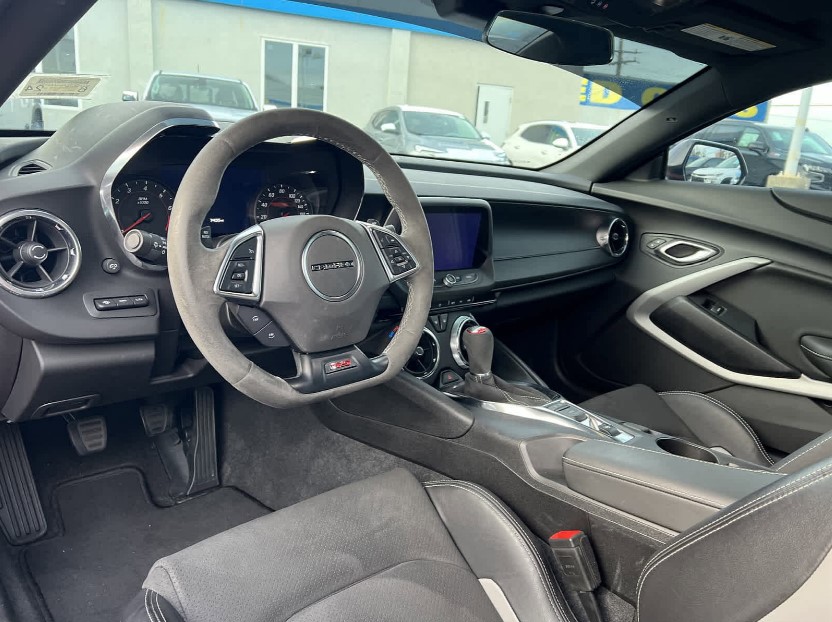 CioccaAC's tweet photo. Rev up your style with the Certified Pre-Owned 2019 #ChevroletCamaro in the electrifying color Crush! 🚗✨ 

Just 7,436 miles at Ciocca #AtlanticCity. Elevate your driving experience with this stunning blend of power and precision.  https://t.co/kY6LqHrVep https://t.co/eqG6LP9W2m