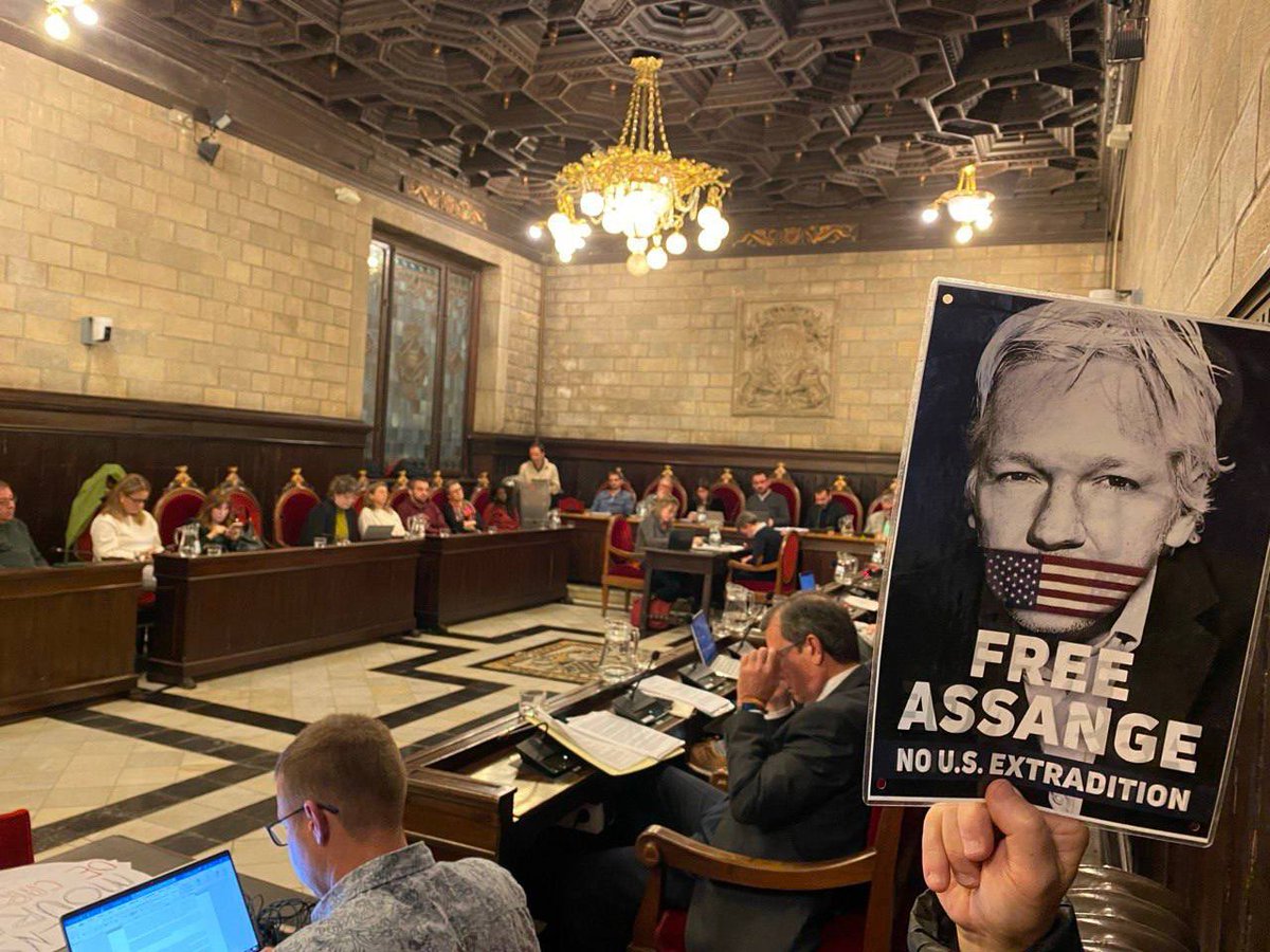 clxrterEmporda's tweet photo. Excel.lent rèplica d’en Tavi Casellas al PP i VOX, convidant-los a sumar-s’hi, ja que defensem la #llibertatpremsa i la #llibertatexpressio de tothom, ells inclosos. https://t.co/DybTL79p1o