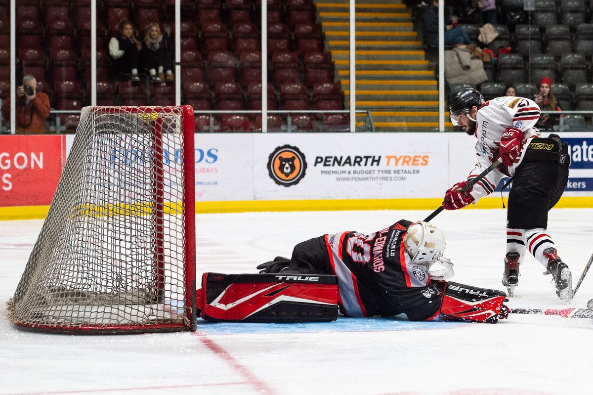 CardiffFireIHC's tweet photo. πΈ Check out the action photo highlights of last night's 8-1 win against Solent Jr Devils (1/3) #FirePhotos π₯
Photos by @JamesAssinder https://t.co/HozY6DFdYg