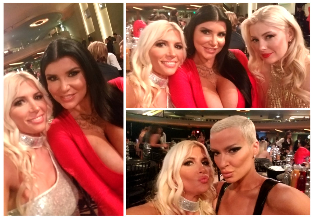 Last night @x3expo @XBIZ I was enjoying the table with the most beautiful girls. @Romi_Rain @char_stokely @TheLauraDesiree @XRebecalinares