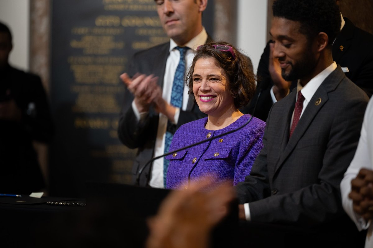 This afternoon, I was joined by @odetteramos, @Nick_Mosby, housing advocates, and community leaders to sign into law Council Bills 22-0195 and 23-0369.