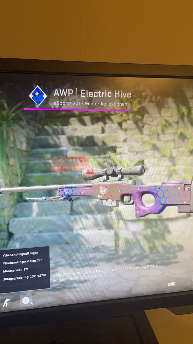 @Drepz_ I’m poor but I’m selling this awp:)
Really shit picture but you can inspect it via my steamprofile