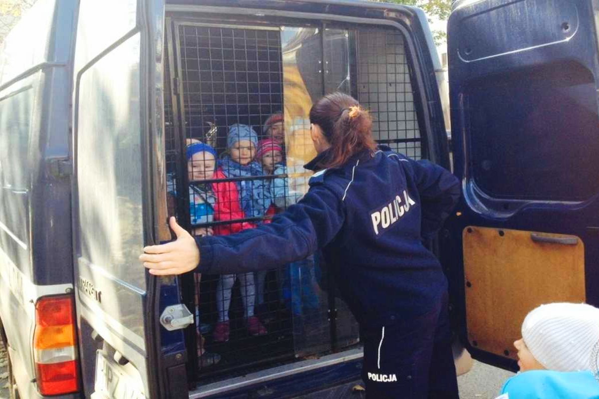 MalickiPawe's tweet photo. Dobre informacje z galerii Posnanii. Antyterrorystom  udało się już aresztować cały gang https://t.co/c7swClC3IC
