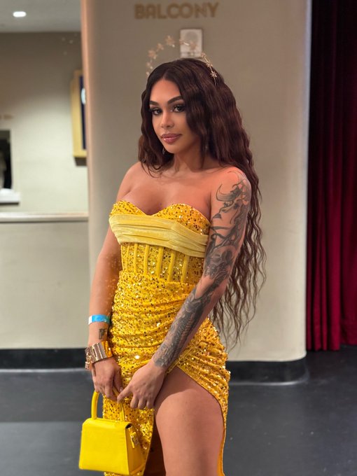 Watch Eva Maxim's leaked NSFW photo on TwXstars