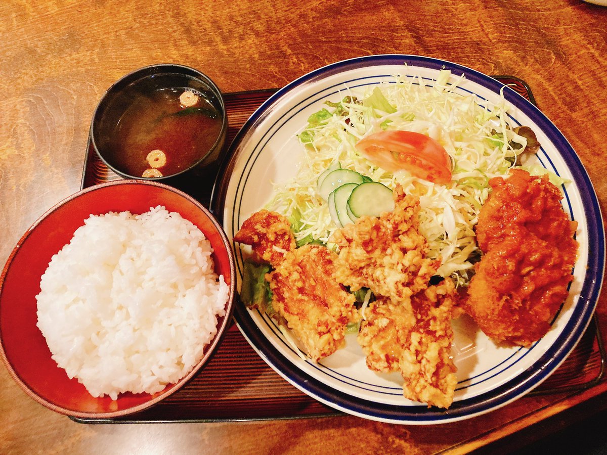 rokilega's tweet photo. 2024.1.22夜

#グリルb食 
#せがれb食
#倅b食 

まじ激しい量✨
コスパ最強すぎる。

エビ焼き飯、茶碗2.5人分あるやん
食いきれんわw
容器50円だから買って、持ち帰りました！

美味い。雰囲気いい。
お向かいにキズナあったけど、絶対こっち！

ごちそうさまでした😋

#岡山グルメ #岡山ランチ https://t.co/TnXxoQmWjs