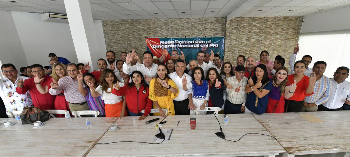 PRI_Nacional's tweet photo. Nuestro Presidente @alitomorenoc se encuentra en Chiapas reunido con nuestra militancia para dar seguimiento a los trabajos internos de fortalecimiento partidista.

Aquí y en todo el país, trabajamos con pasión y entrega por México. 🇲🇽 https://t.co/EsCFEcICHR