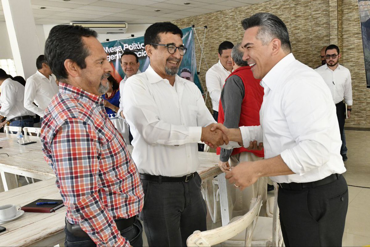 Nuestro Presidente <a href="/alitomorenoc/">Alejandro Moreno</a> se encuentra en Chiapas reunido con nuestra militancia para dar seguimiento a los trabajos internos de fortalecimiento partidista.

Aquí y en todo el país, trabajamos con pasión y entrega por México. 🇲🇽