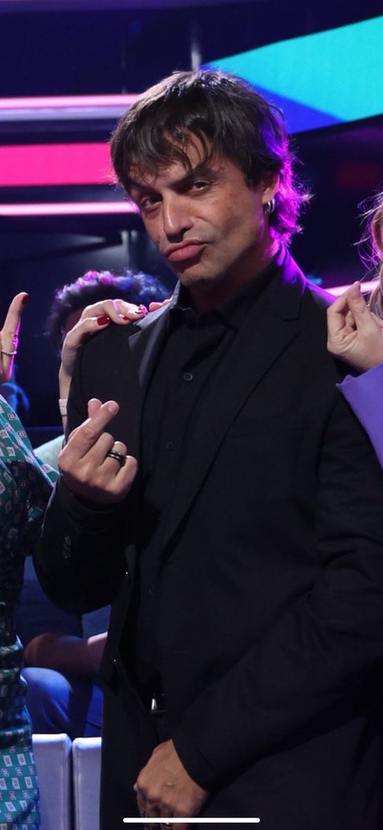 psicologo: tranquila afri el manu guix onichan no existe, no te va a hacer daño

el putisimo manu guix onichan: #OTGala8