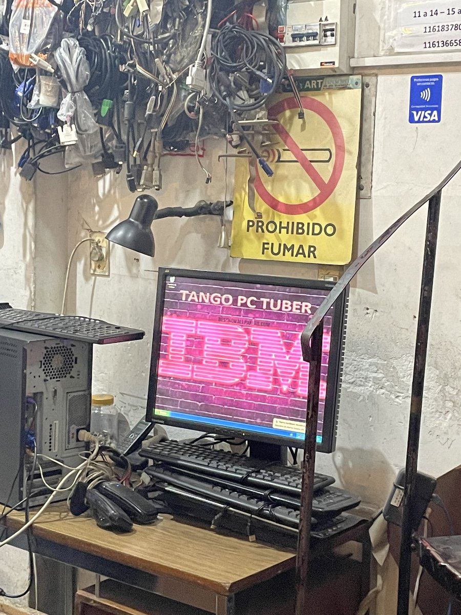 albertocazon1's tweet photo. Un genio rafa quien restauro y personalizo para el canal #tangopctuber esta bella #ibm #netvista ¡una emocion el trabajo! 👏🏼pasen por su local no encontraran cosas retro de los 80 y 90 y tambien a un amigo (Informatica congreso > https://t.co/e1nwbXA4WI mayo 1264 local 23 #CABA) https://t.co/YTz9fNlW7X
