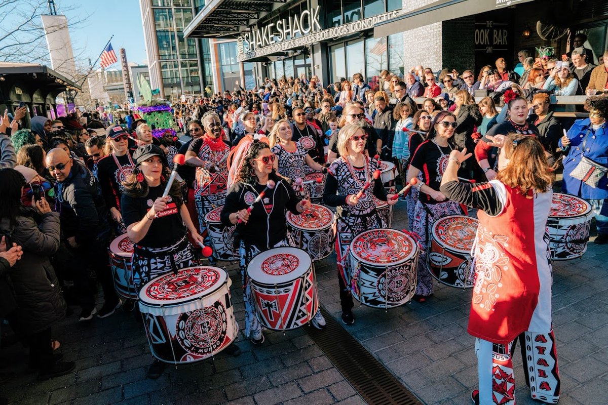 TheWharfDC's tweet image. 🥁 DRUM ROLL PLEASE! 🥁

We are ecstatic to announce that @BatalaDC will drum down Wharf Street during our Mardi Gras Parade at #TheWharfDC on February 10. 💛

This will be their sixth-year parading with us!

Details: wharfdc.com/mardigras/