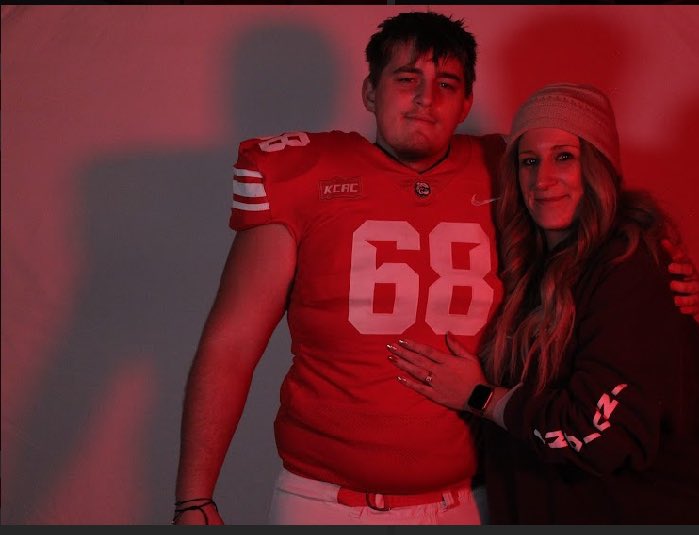 Just wanna say thank you <a href="/CoachJFisc/">Coach Fiscus</a> for the visit! It was an awesome experience!  <a href="/Coach_JParker54/">Jason Parker</a> <a href="/pocola_football/">Pocola Football</a>