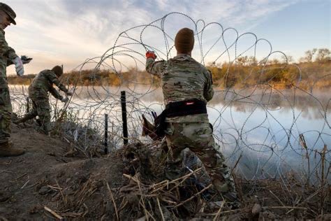 DC_Draino's tweet photo. I stand with Texas and their ability to defend their borders

Don’t quit

Keep putting up the barbed wire

Film every time Biden’s open borders police remove it

Show the American people Biden’s true agenda - to destroy this country https://t.co/YNuNp8IPSq