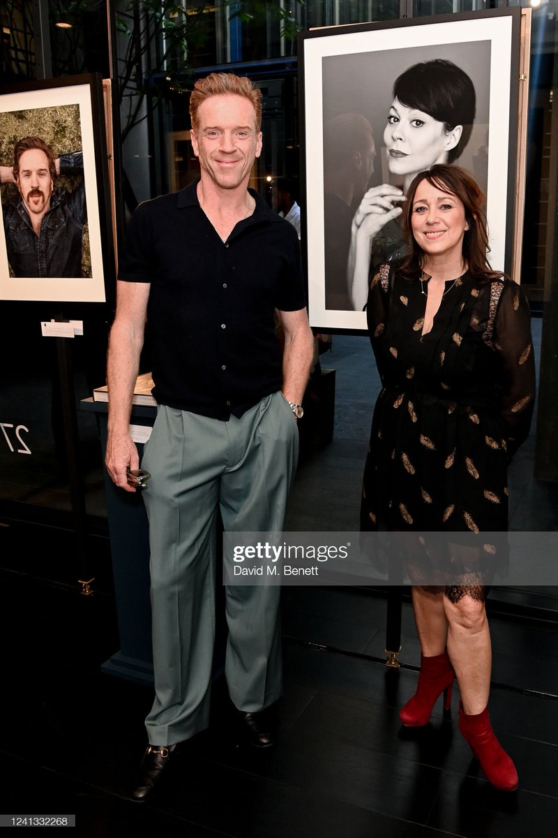 FanFunDamian's tweet photo. Damian Lewis will once again host the annual McCrory Award art exhibit in honor of Helen McCrory and in support of Sir HvH Arts! Find all details here: https://t.co/xGzTnAZ9Xx #DamianLewis #HelenMcCrory #DebbiClark #TheMcCroryAward #McCroryAward #HvHArts #HvHArtsFoundation https://t.co/PKoki1dS9m