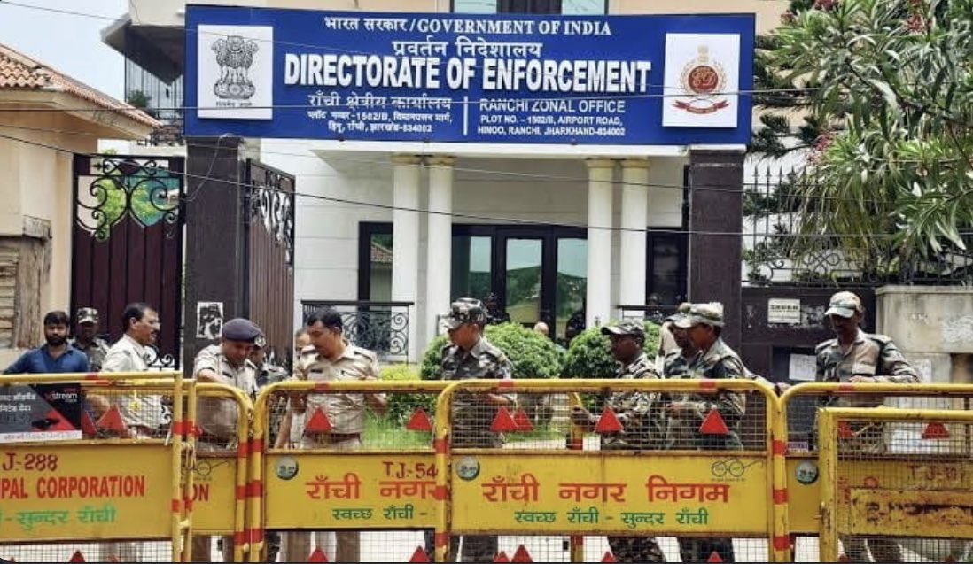 cryptotalk_io's tweet image. 🚨 Delhi Event Manager Arrested in ₹6,600 Cr Bitcoin Scam! 💰 ED unveils layers of money laundering linked to celeb-studded Dubai events. 😱 #CryptoScandal #BitcoinFraud