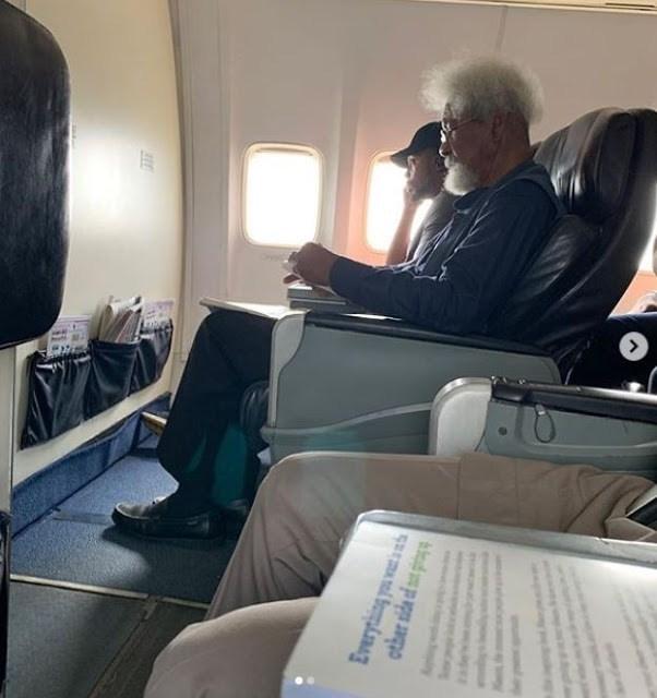 We all need to apologise to that guy that refused to give up his seat for Prof Wole Soyinka.