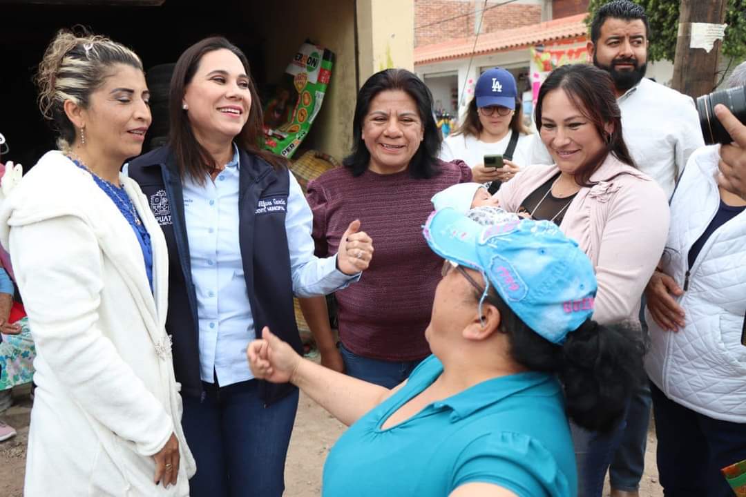 JAPAMIgob's tweet photo. 👷🏗️♥️ El equipo #Japami acompañó a la presidenta @LorenaAlfaroG a supervisión de obras que mejoran la vida.
#LoMejorEstáPorVenir #ElAguaNosUne https://t.co/9BLAqnzcyx
