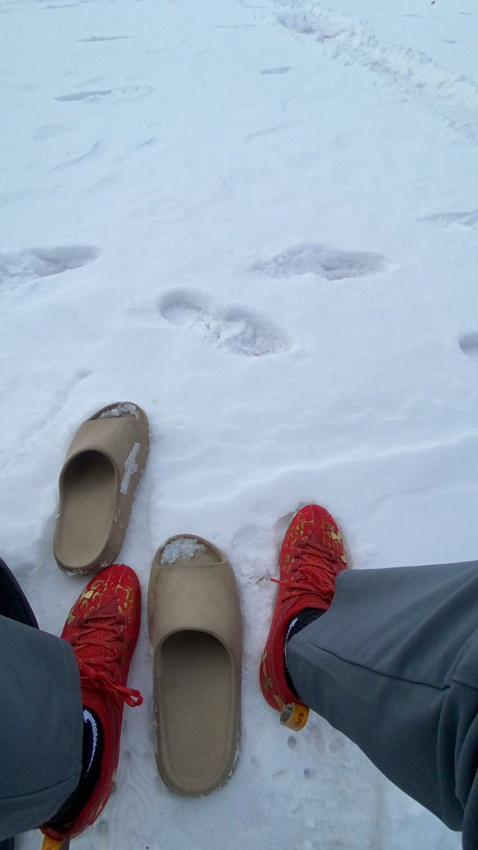 no days off! Working in the class and on the field all off season. Ending the first semester with all A’s.#4.5gpa #studentathlete #classof2025