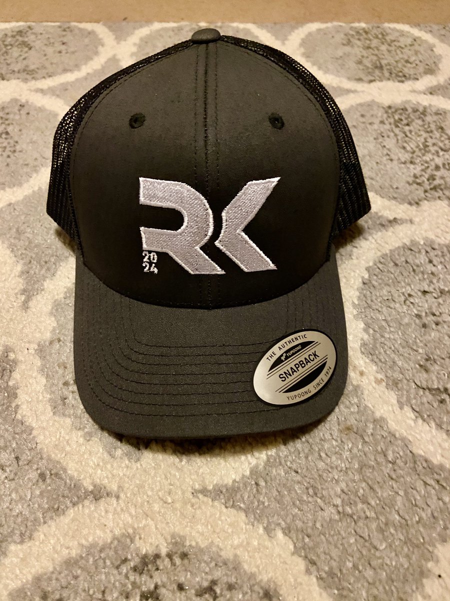 Just bought this little beauty from the @RobKeogh2024 testimonial merchandise. Fantastic cap @RobKeogh91 👌🏻🏏🏵️🛡️😊