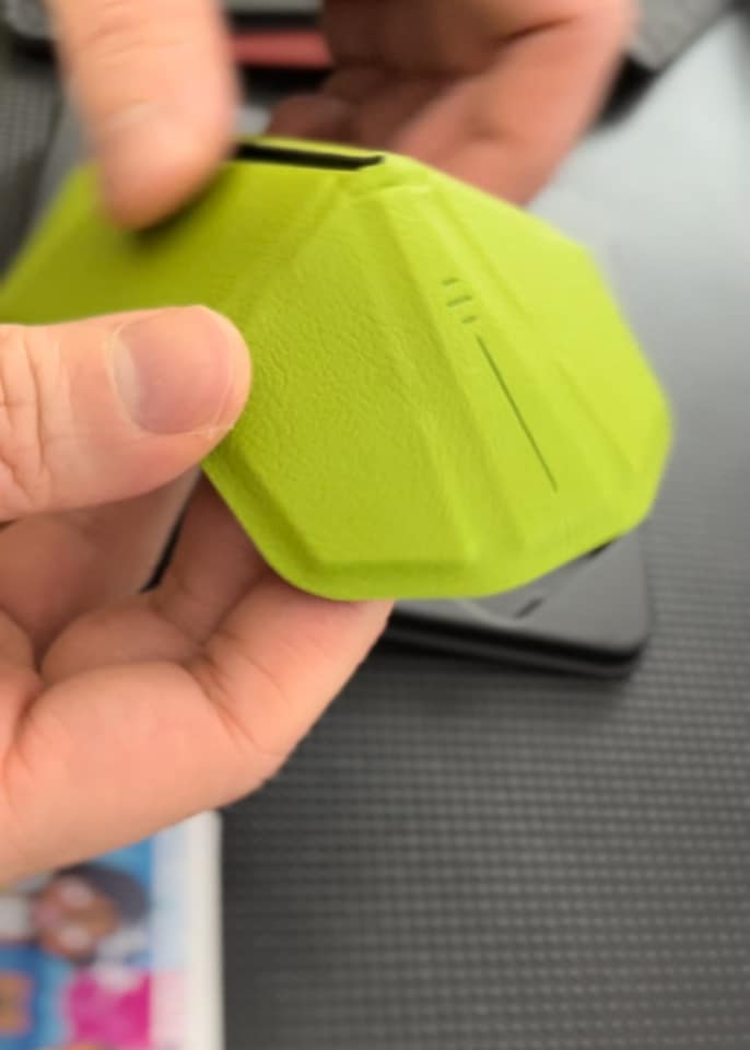 RonMAGC's tweet image. Our friend's project Air.0 origami mouse 🔥 It unfolds flat, easy to carry and most importantly, super cool. They were just as the CES.
fb.watch/pKCIrFRqlV/