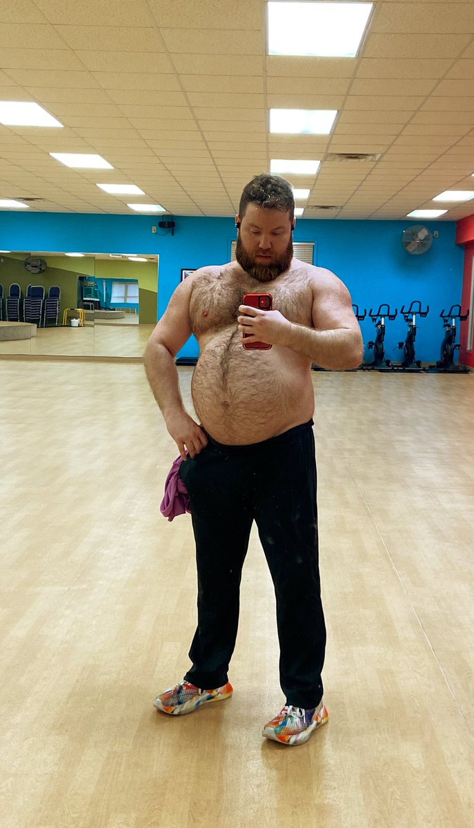 bmgray86's tweet photo. Protein shake got me stuffed.. luckily my shirt hides my stomach 😈😜
#musclebear https://t.co/3EA0Jq4MFa