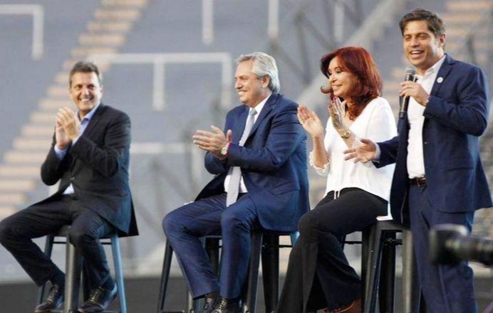 Umma perdió la vida, los responsables de esta Argentina detonada están en Madrid disfrutando lujos, o en el sur disfrutando la jubilación de privilegio o planificando un paro para mantener sus curros. 
Lacras