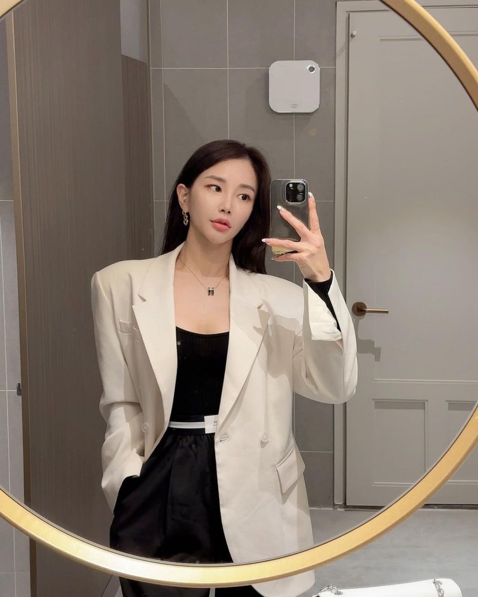 People who make fun of others don’t like to be corrected. So they stay 
away from wise people.