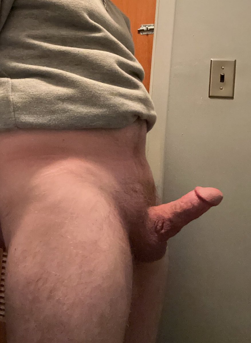 IndyGreyDad's tweet photo. Dad's hard at work (and horny in the restroom)
https://t.co/4jhLm4HHRm
#daddy #SilverFox #silverfoxdaddy #cock #dick #hornyatwork #gaydaddypics #gaydaddydick #RealGayDad #gayporn #hornydad https://t.co/8Eznk9j5zv