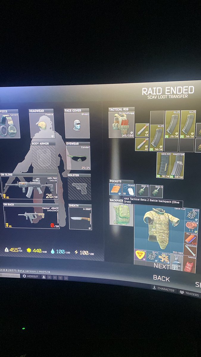 Walked into a bloodbath in the bunker on reserve with my scav. Cheeky wee extract.