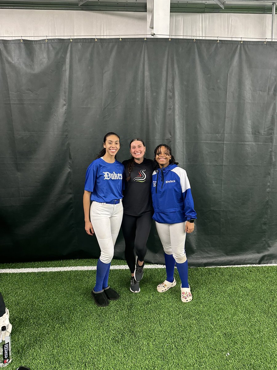 Zoë Mays tweet media