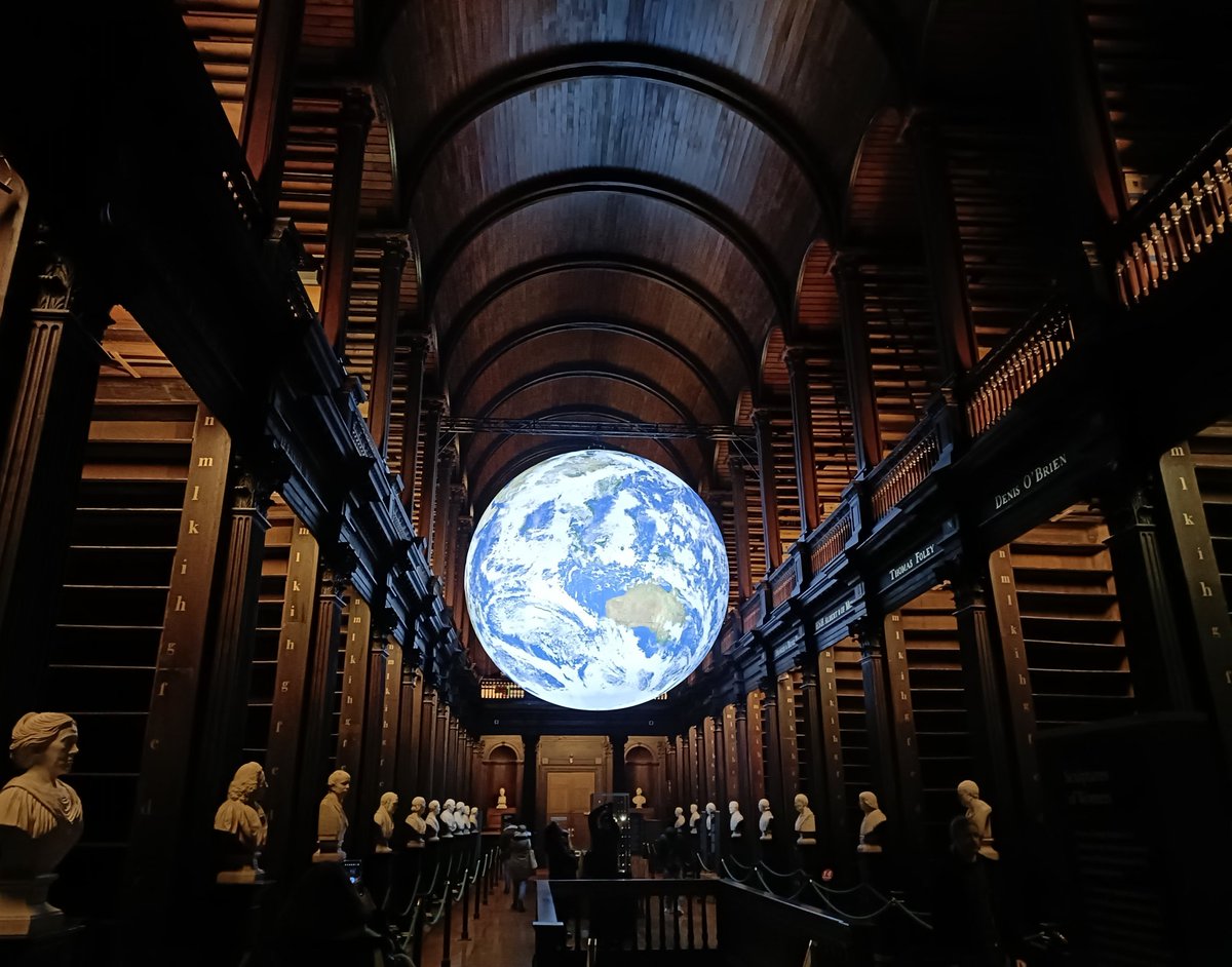 I really enjoyed the new immersive installations as part of the @BookOfKellsTCD and Old Library / Long Room tour here at @tcddublin, definitely worth your time if you find yourself near Dublin – feels very apt and deserving of the praise it has met.