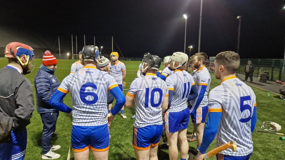 Congrats 👌🏾 our senior #hurling team who had a convincing win tonight @ConnachtGAA Centre of Excellence Astropitch v @ATU_Connemara in Round 1 @ElectricIreland @HigherEdGAA #FergalMaherCup 🔵🟠⚾️🏆