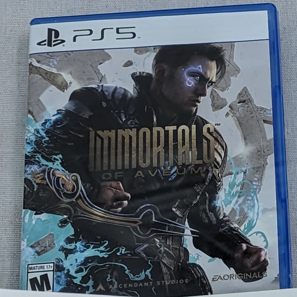 EnduringGames's tweet image. New additions to our physical releases display shelf – Immortals of Aveum from Ascendant Studios!

#Studiodecor #Officedecor