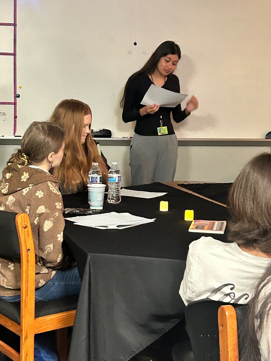 MrsStory_kphs's tweet photo. English 3’s Poetry Cafe was amazing! We loved hearing the students heartfelt messages!❤️ Special thanks to KPHS culinary, Donald’s Donuts, and Nothing Bundt Cakes for the amazing treats!  @HumbleISD_KPHS #wearekpark https://t.co/AwBgB2FOiL