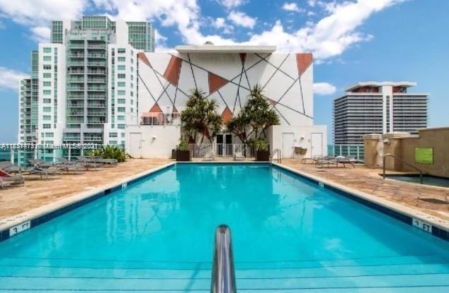 Miami_Agent's tweet photo. New Listing For Sale!
133 NE 2nd Ave; Unit 3109
Miami FL, 33132

- 1 Bed / 1 Bath / 662 Sqft
- High-floor unit with city &amp; bay views
- 2 pools, gym, &amp; spa
- Covered parking space included

Asking $369,000
Call to see: 305-692-0924
#MiamiRealtor https://t.co/uQAGJQm1dg